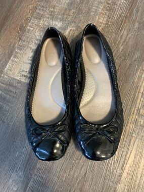 me too Black Quilted Ballet Flats with Bow Accent